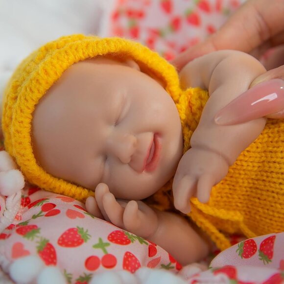 🆕8 Inch Mini Reborn Silicone Baby Doll Smile Face Infant Realistic Girl Doll - Picture 12 of 15